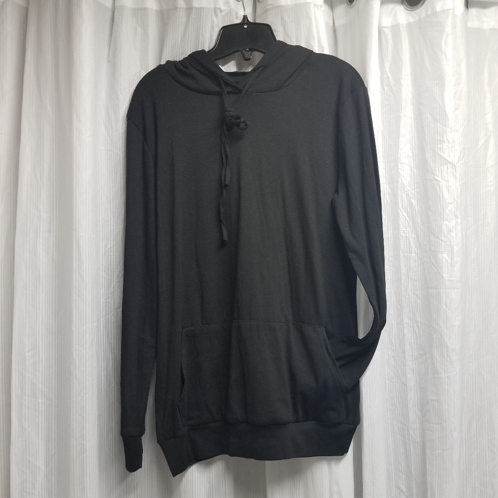 Hooded Longsleeve with front pockets